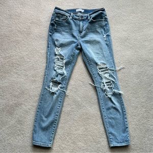 Distressed skinny jeans